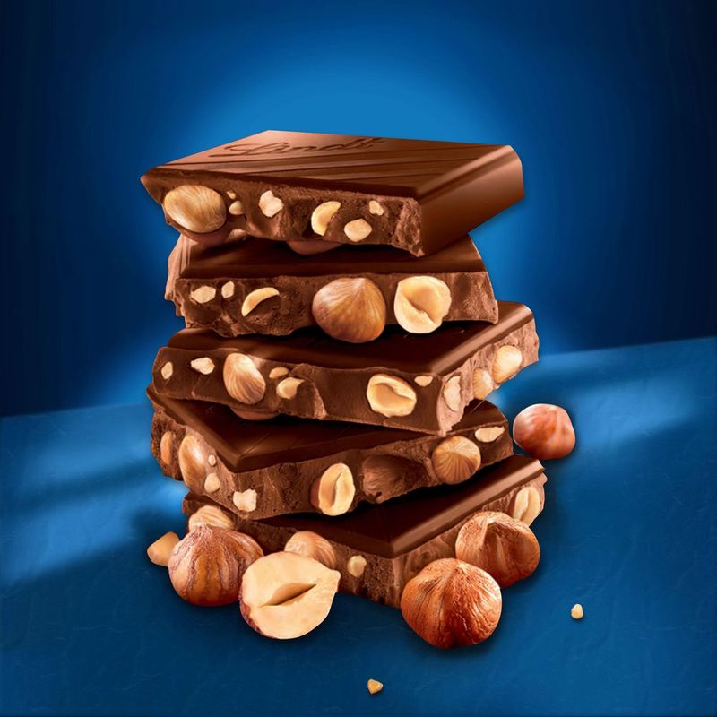 7610400075787-ChocolateLindtLesGrandesBarraAoLeiteeAvelas150g-4.jpg